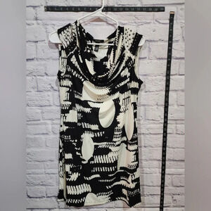 Alfani sleeveless, black and white shift dress with a cowl neck Size Medium